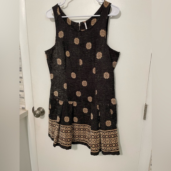 Free People Sleeveless black beige pleated bottom Tapestry dress with pockets 12 - Picture 3 of 8
